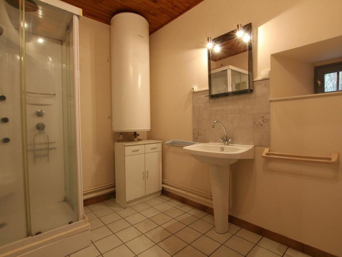 Gite 4 Pers Avec Cour, Vue Loire - Fr-1-582-122 Arlempdes Exterior foto